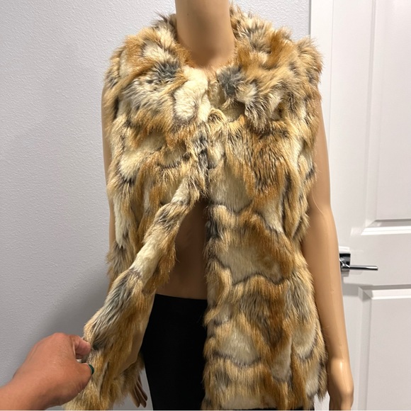 Rachel Zoe Women’s Brown Tan Faux Fur Vest Size Medium - Picture 5 of 13